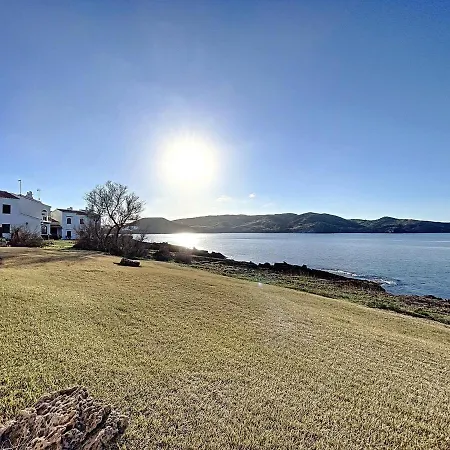 P98 - Bonito Sobre El Mar Apartamento